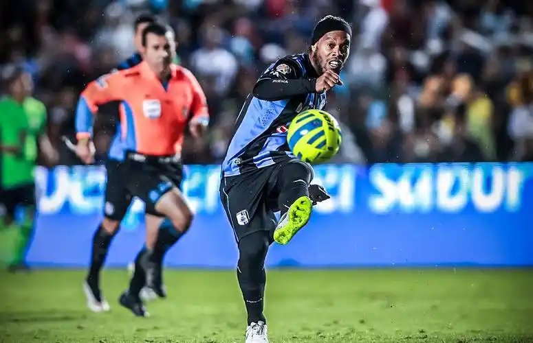 也透露了對 也透露了對